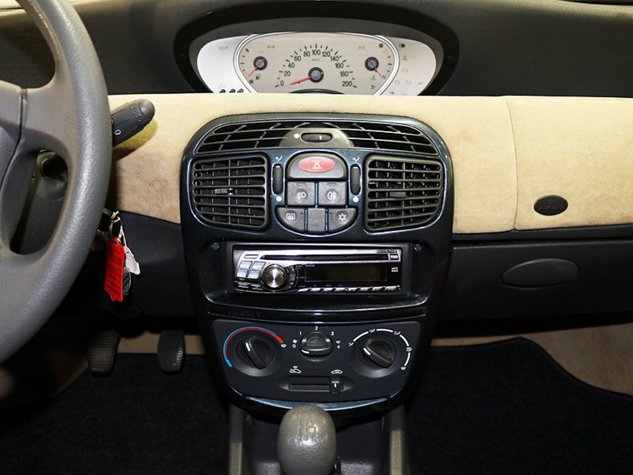 Foto Lancia Ypsilon 17 Foto Lancia Ypsilon 17