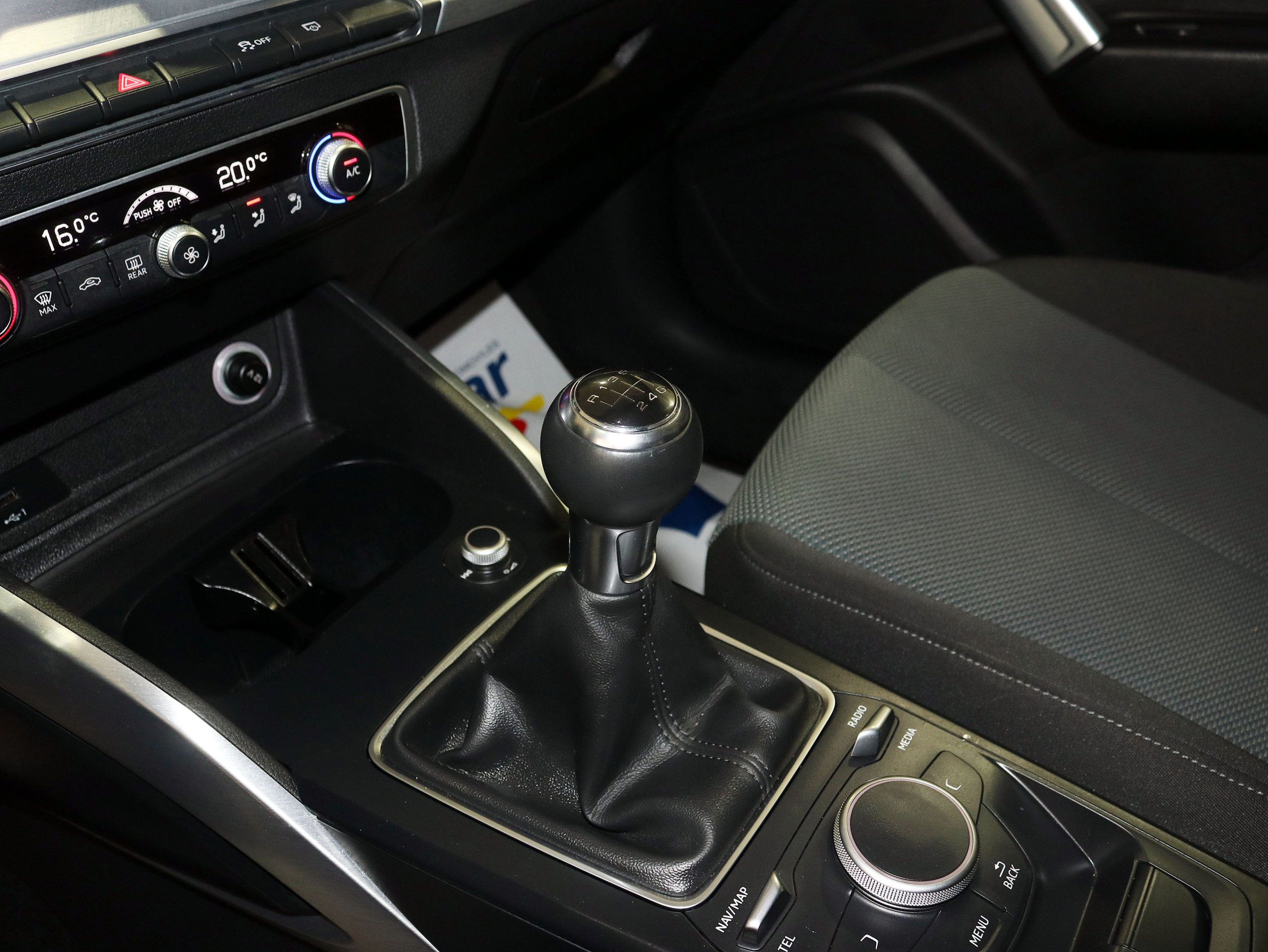 Foto Audi Q2 29