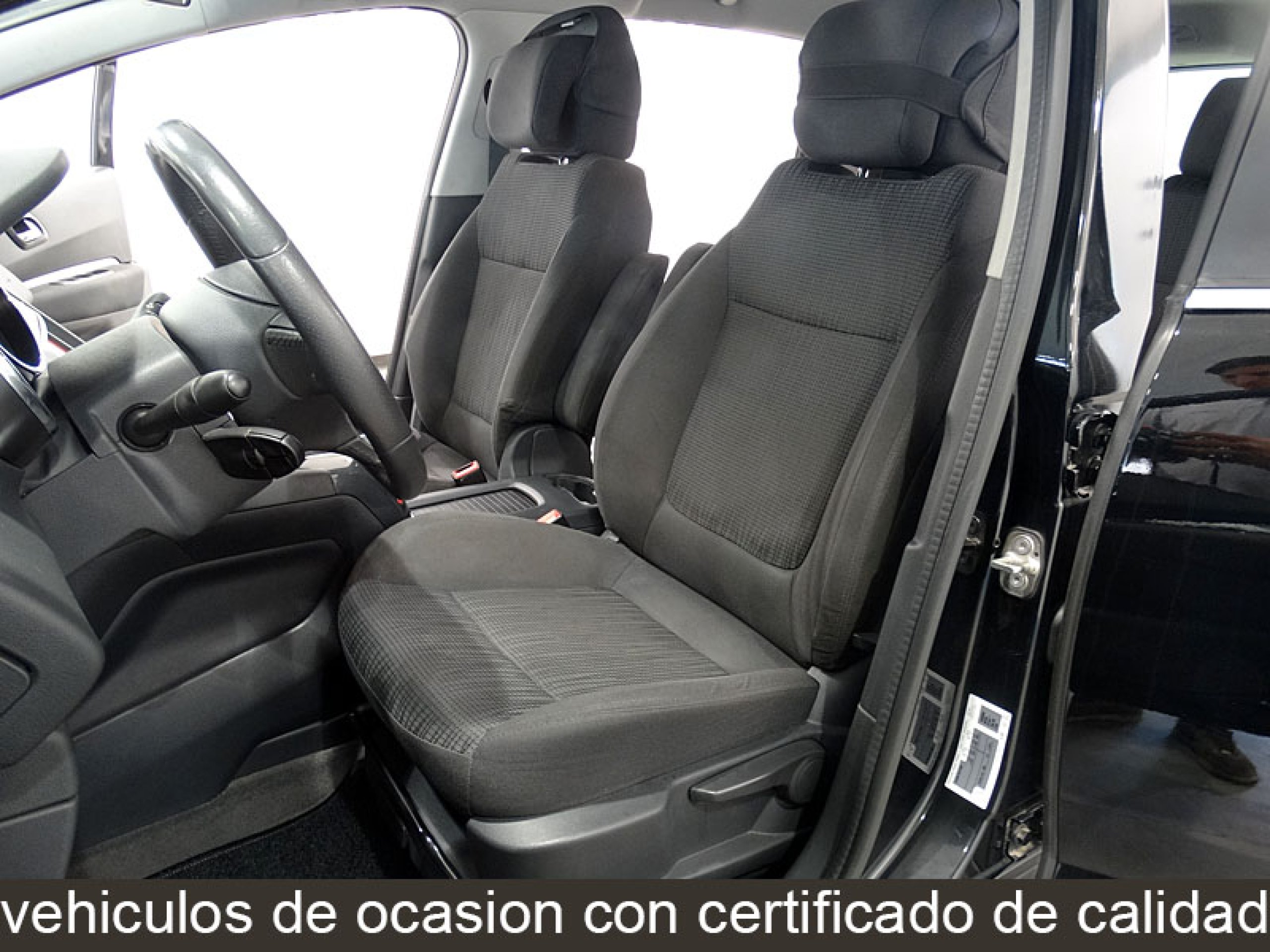 Foto Peugeot 5008 18