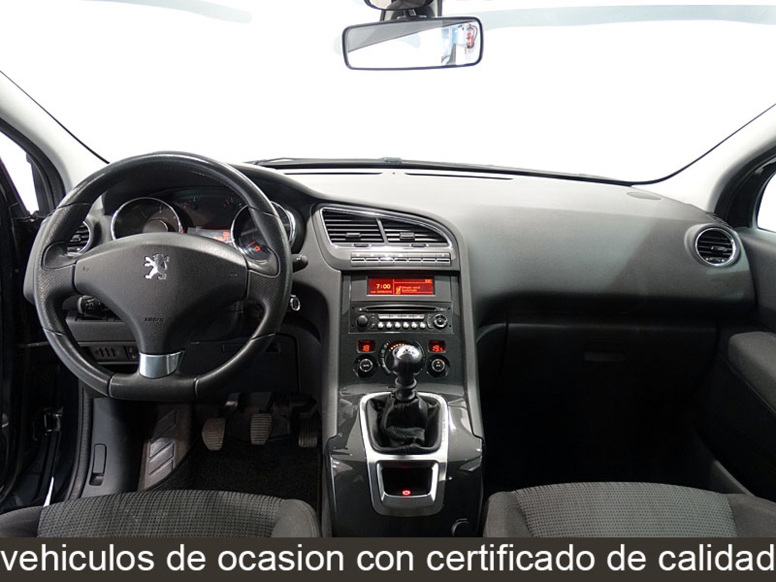 Foto Peugeot 5008 35