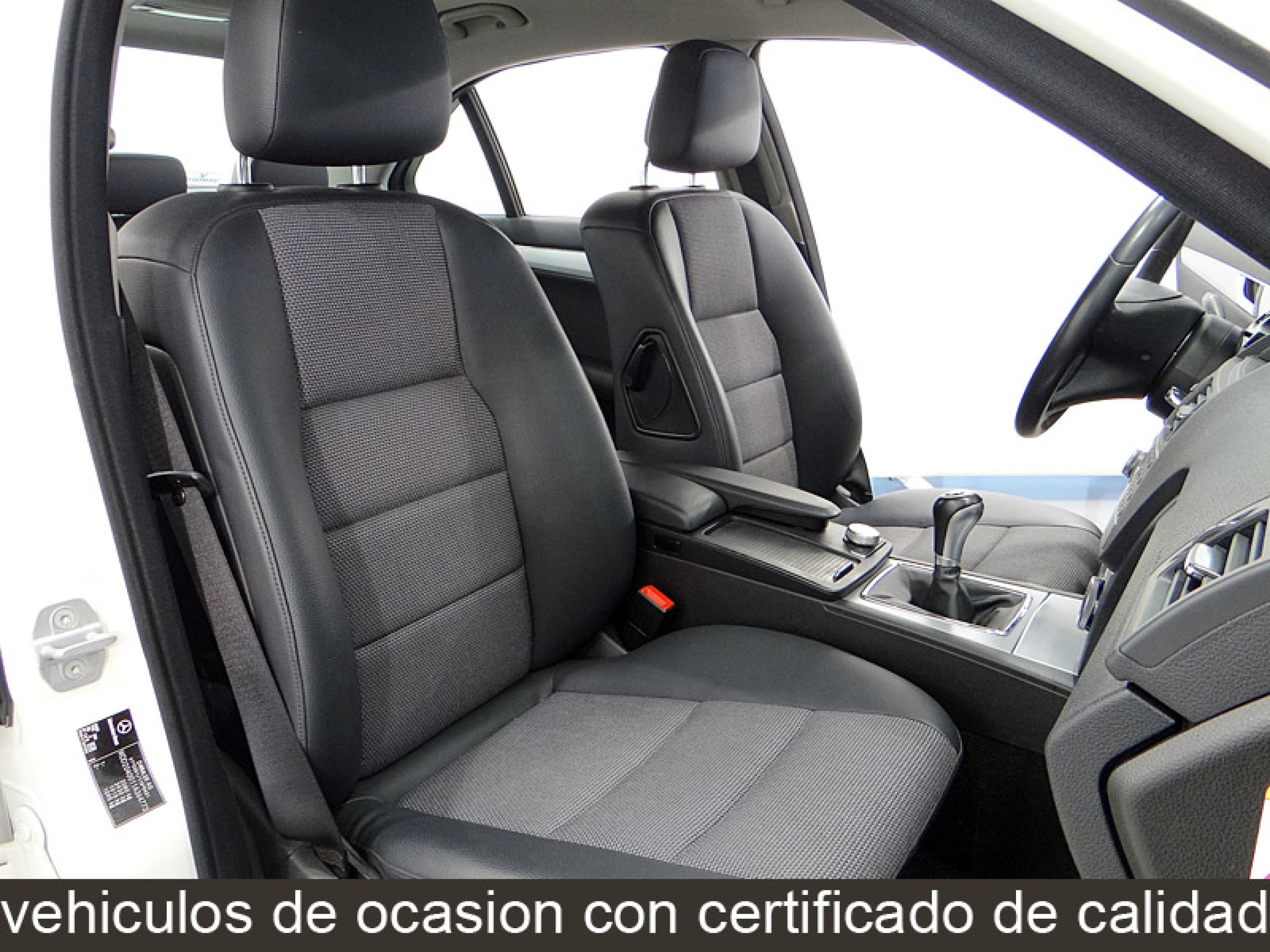 Foto Mercedes-Benz C 200 24