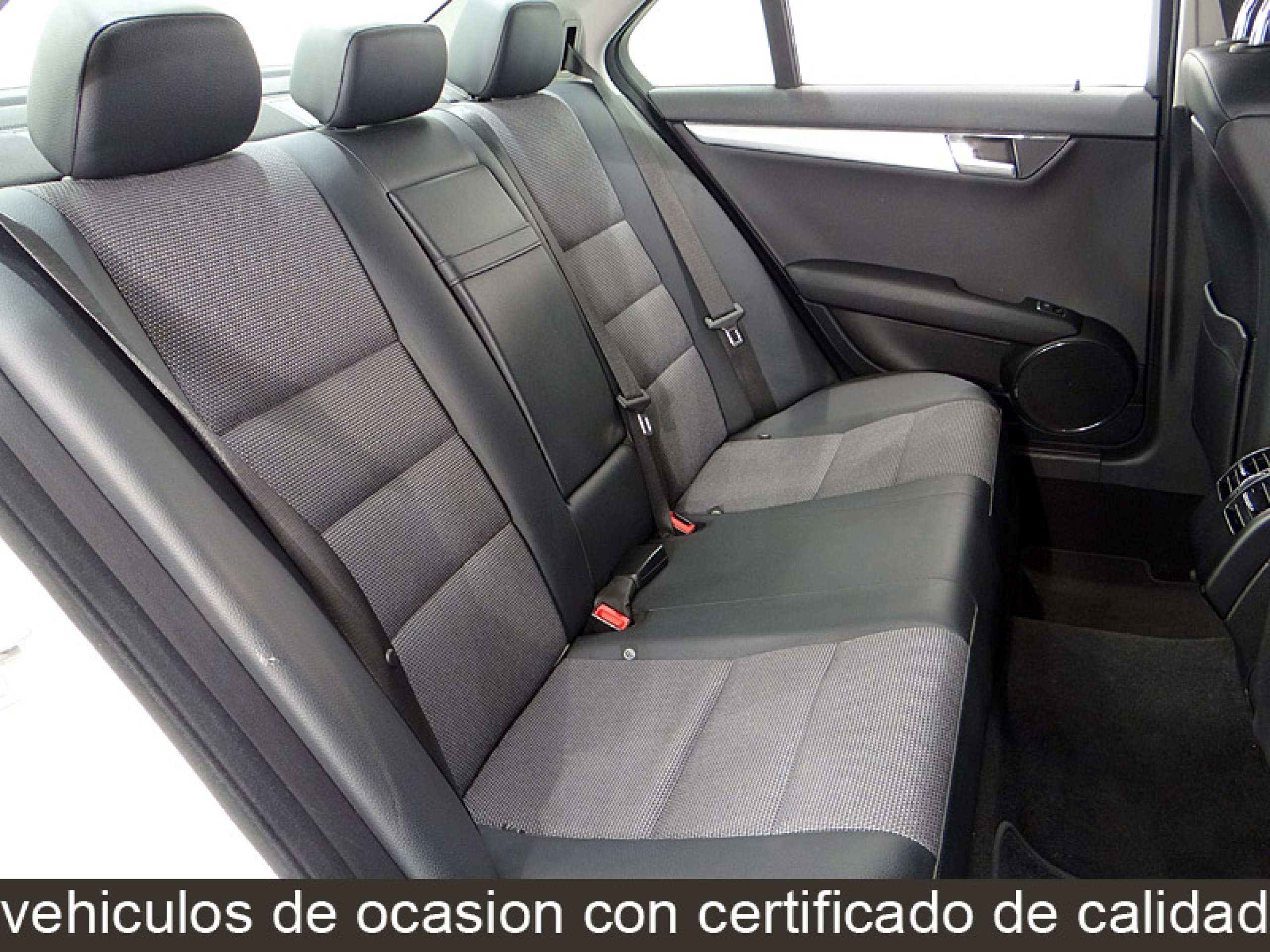 Foto Mercedes-Benz C 200 26