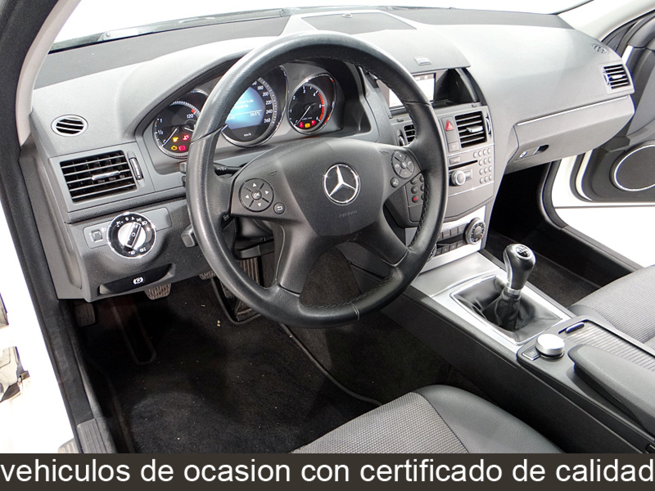 Foto Mercedes-Benz C 200 28