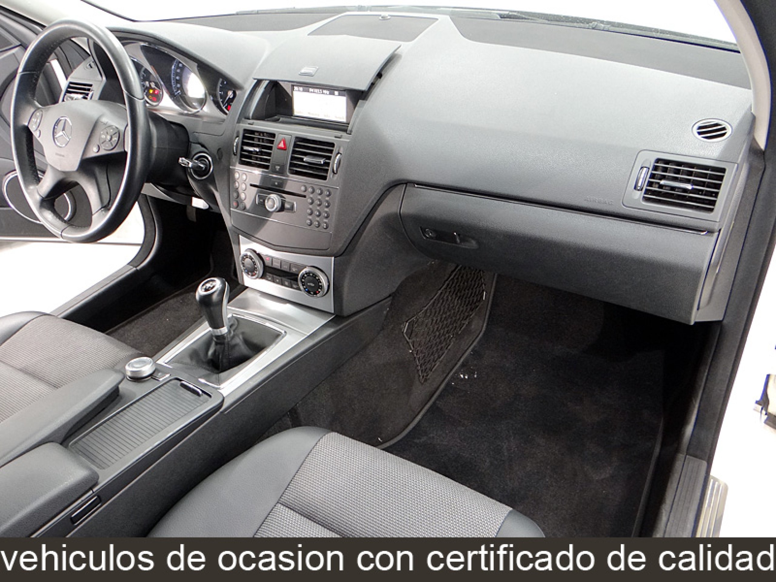 Foto Mercedes-Benz C 200 29