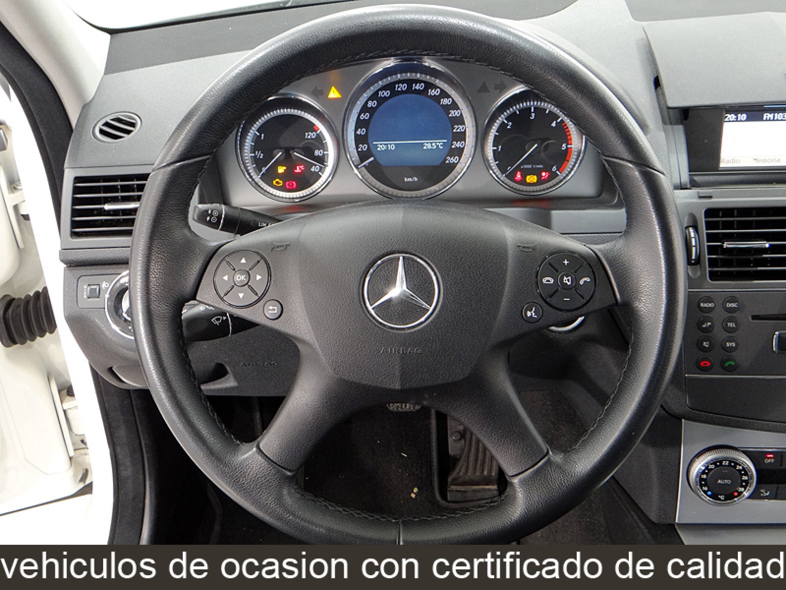 Foto Mercedes-Benz C 200 32