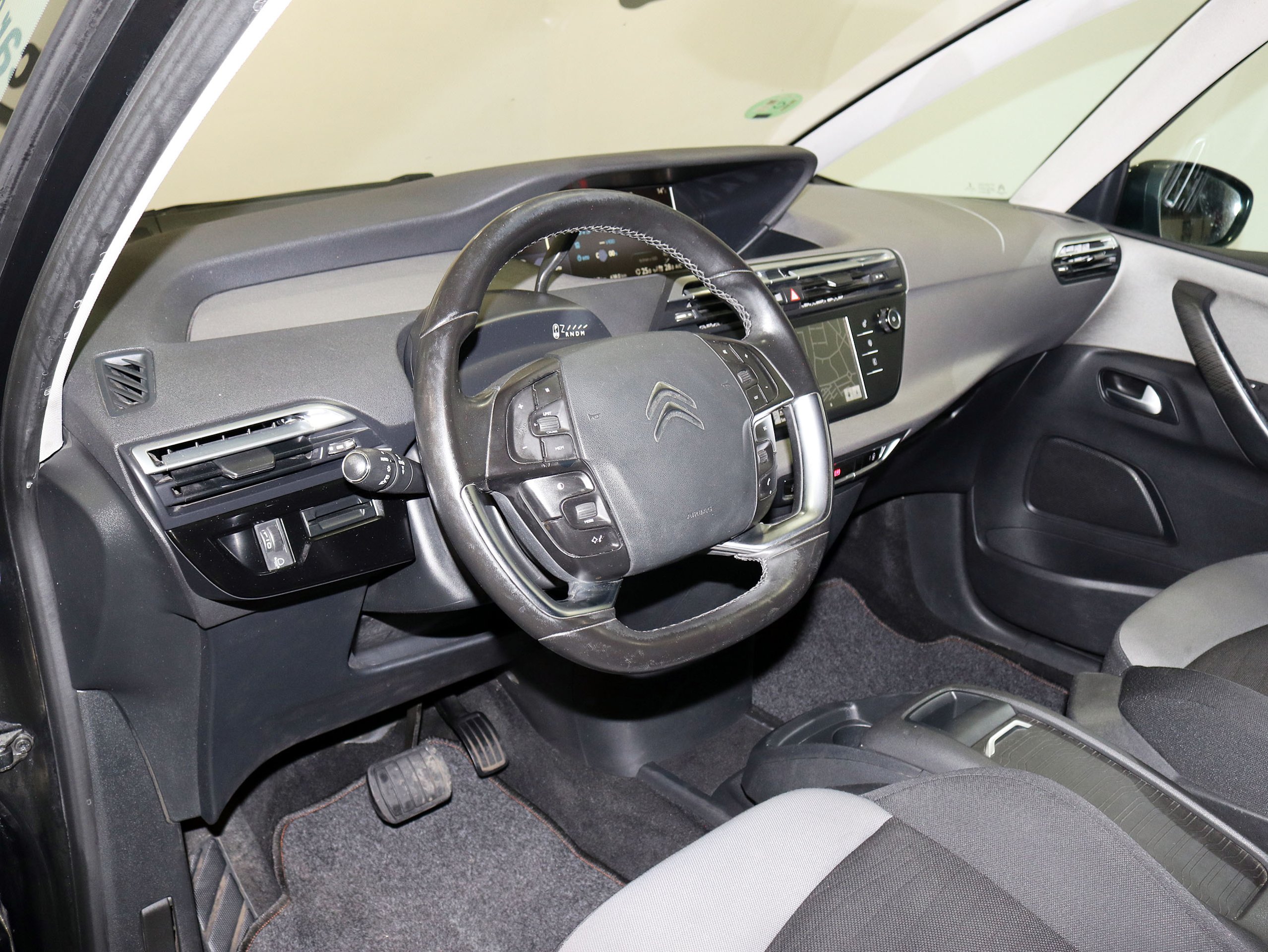 Foto Citroen Grand C4 Picasso 24