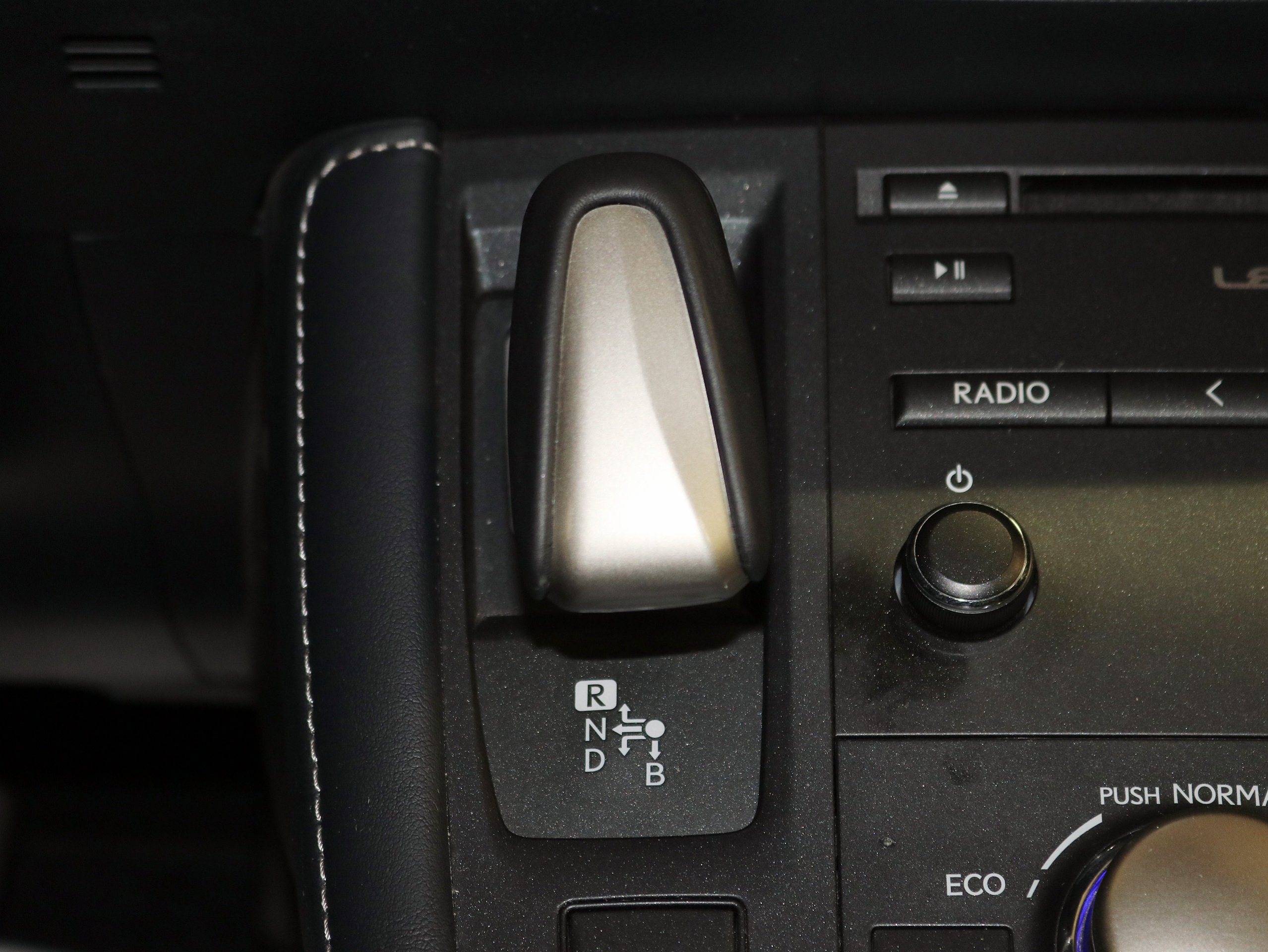 Foto Lexus CT 200h 33