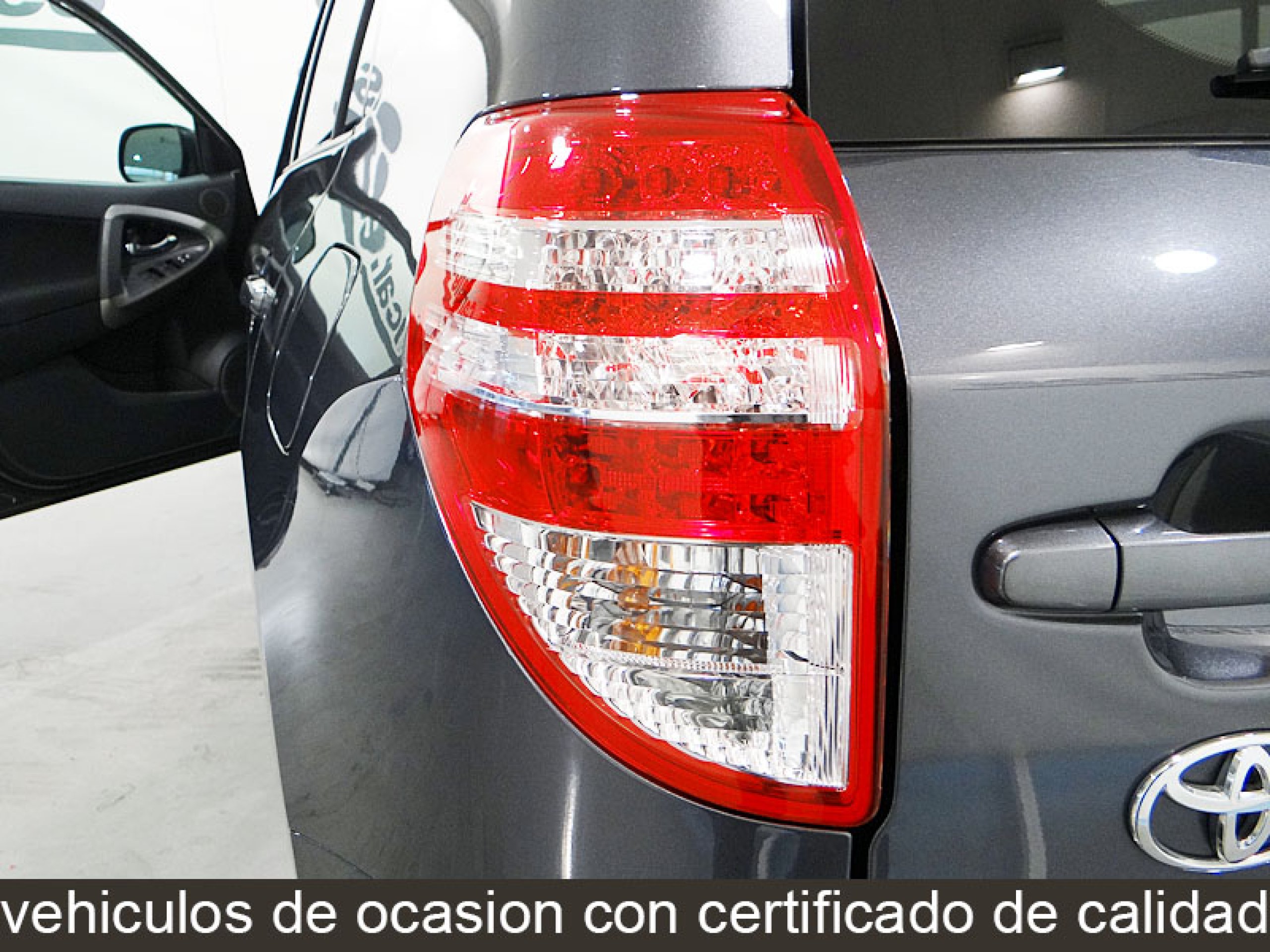 Foto Toyota RAV-4 17