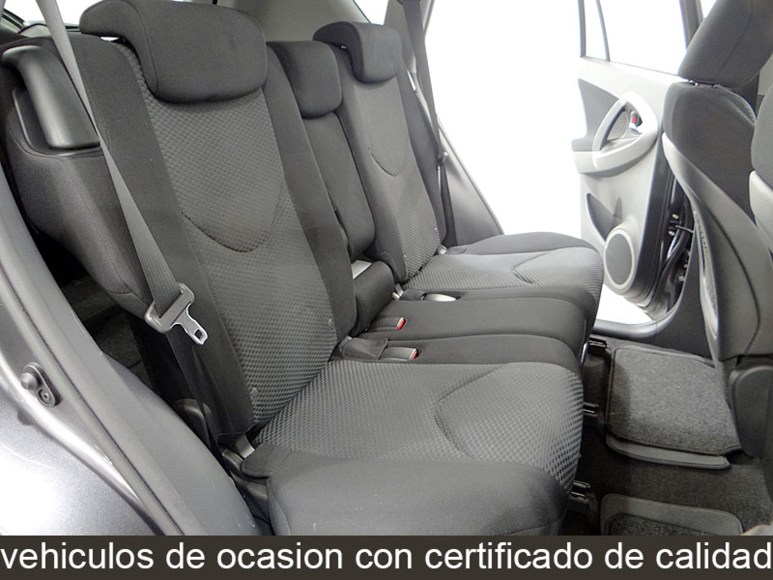 Foto Toyota RAV-4 24