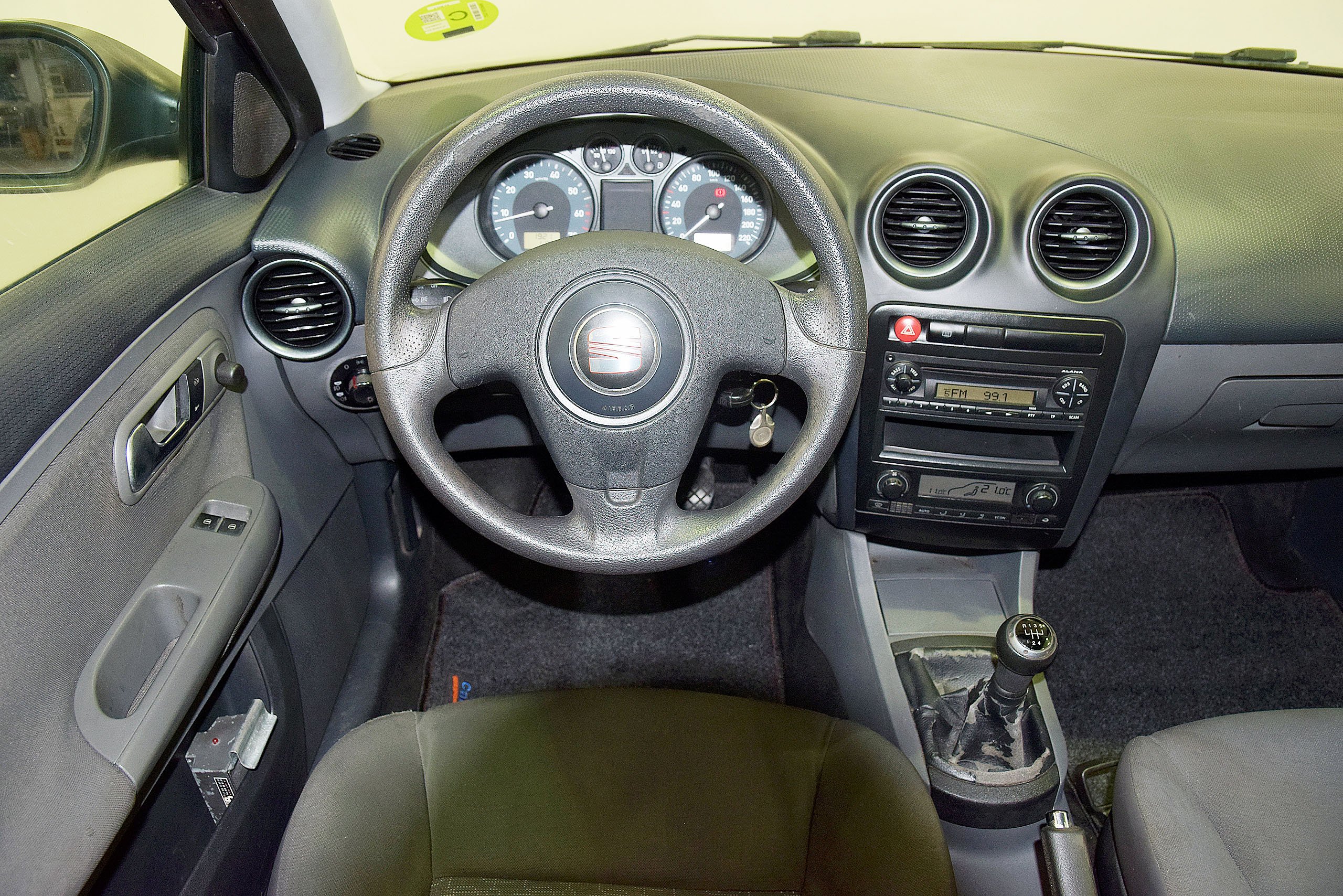 Foto Seat Ibiza 15