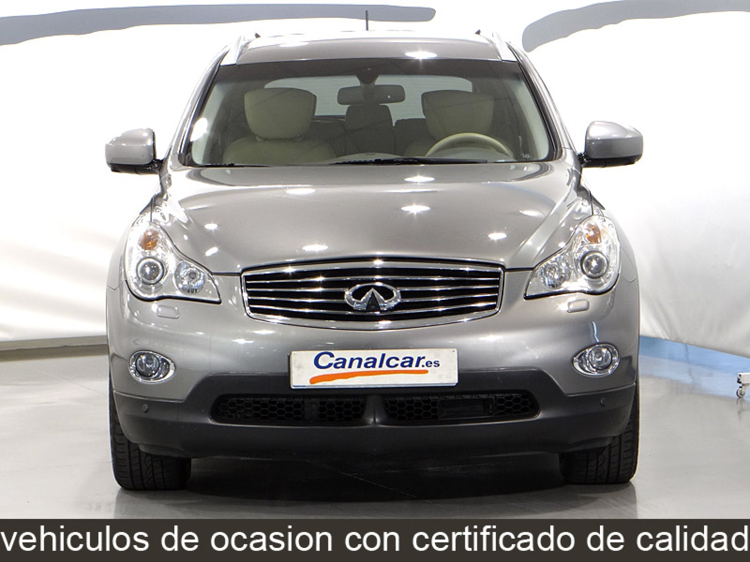 Foto Infiniti EX30 2