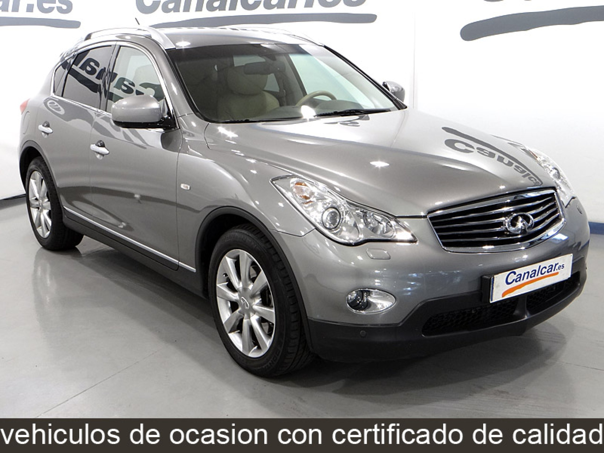 Foto Infiniti EX30 4