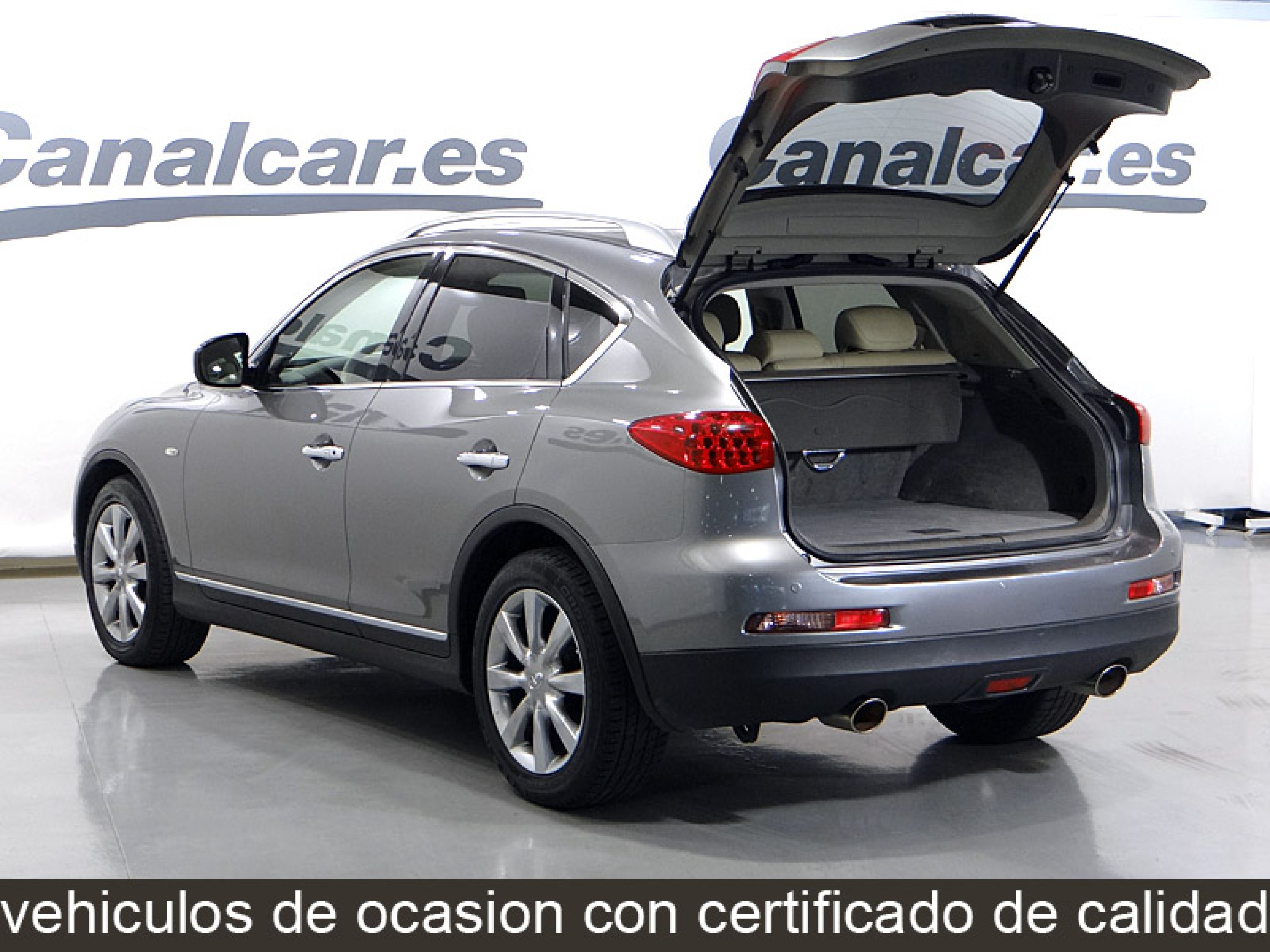 Foto Infiniti EX30 7