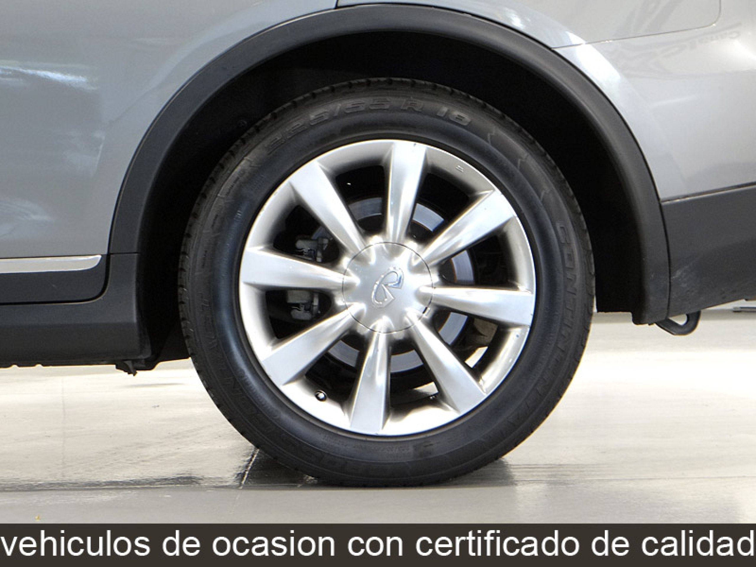 Foto Infiniti EX30 17