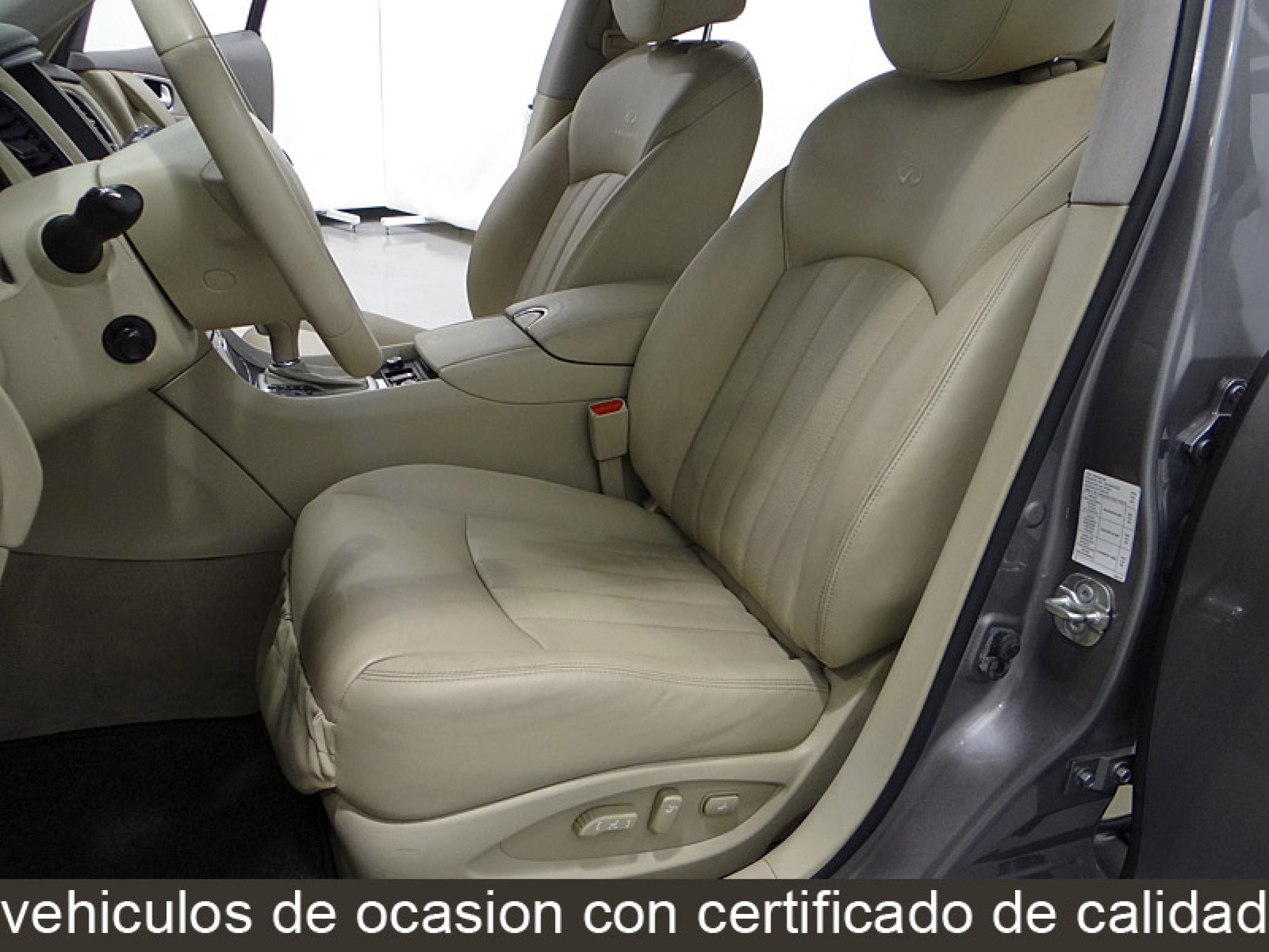 Foto Infiniti EX30 21