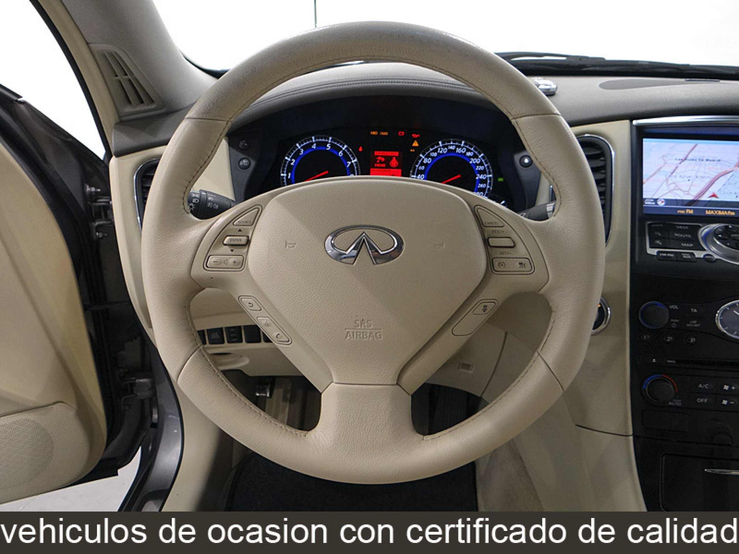 Foto Infiniti EX30 28