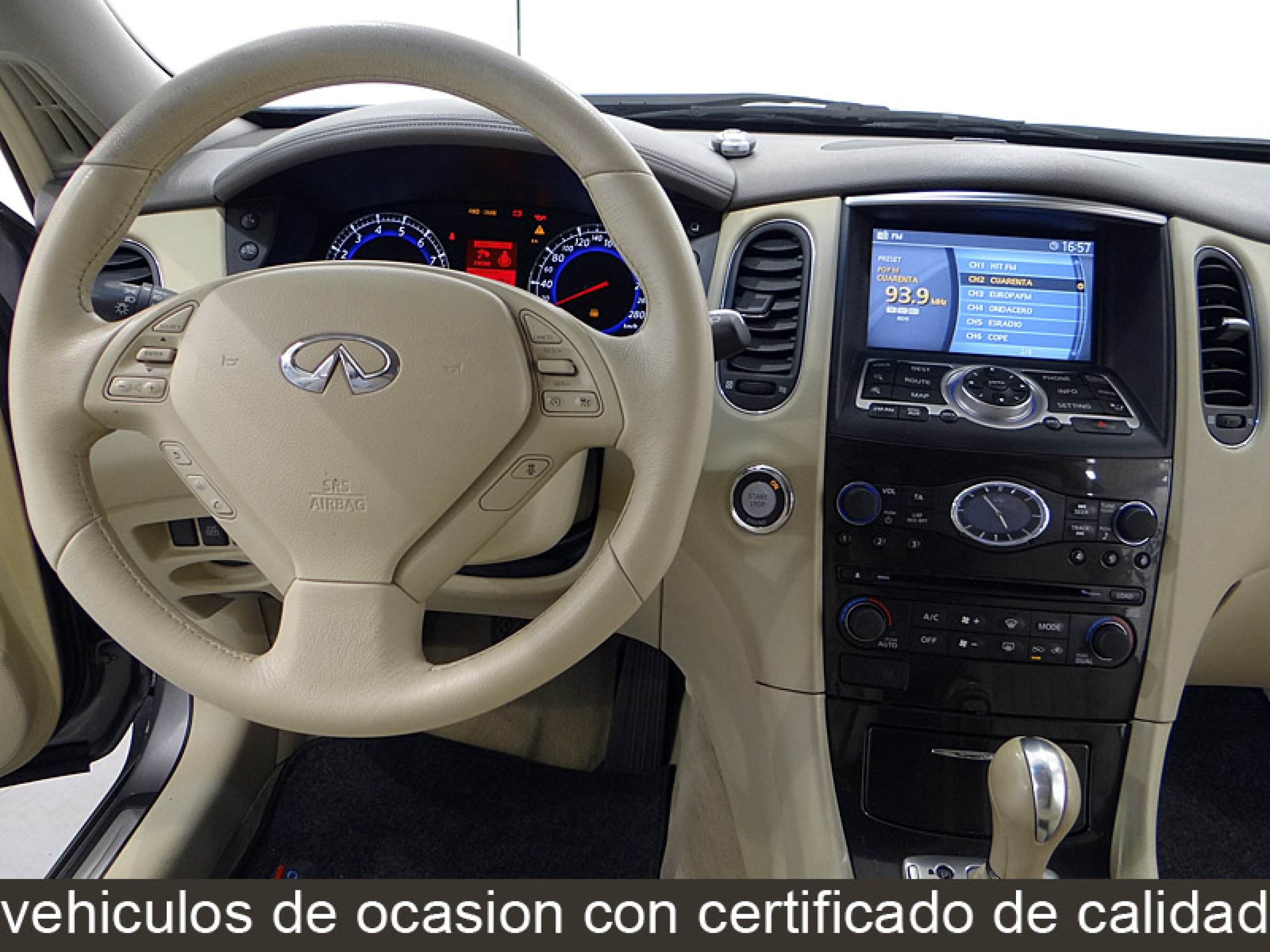 Foto Infiniti EX30 29