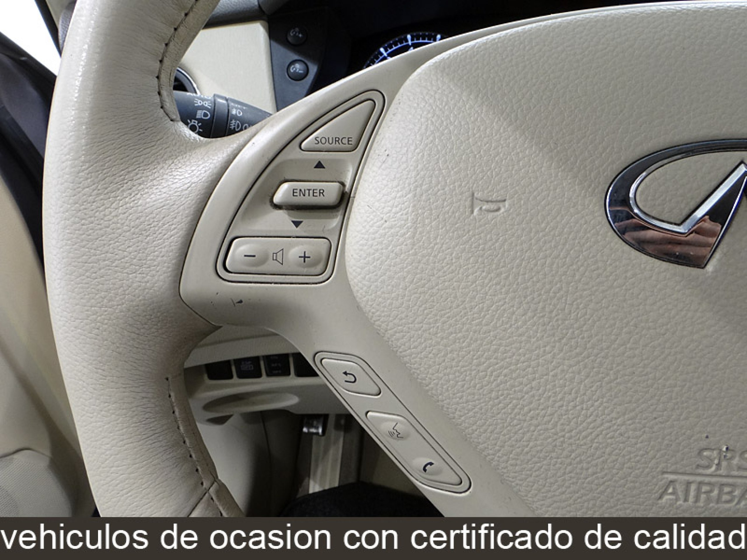 Foto Infiniti EX30 34