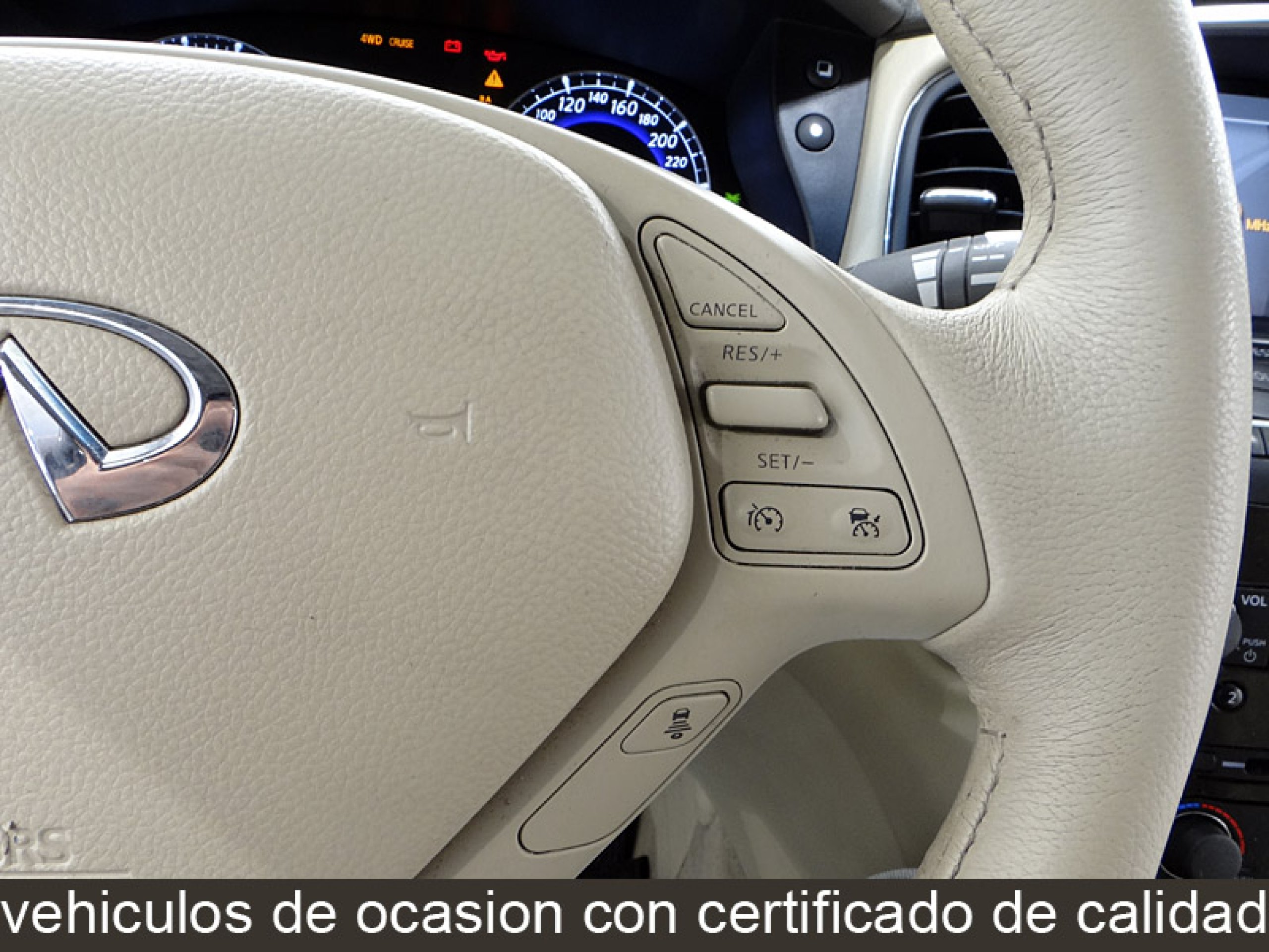 Foto Infiniti EX30 35