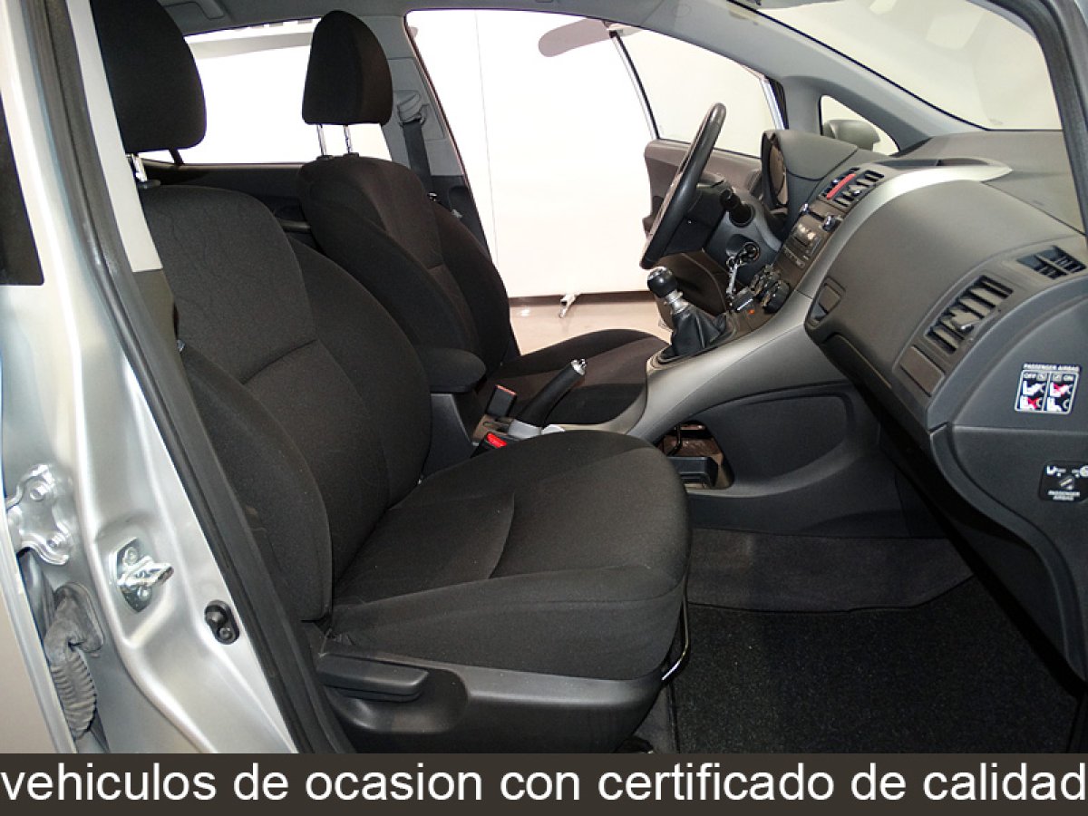 Foto Toyota Auris 14