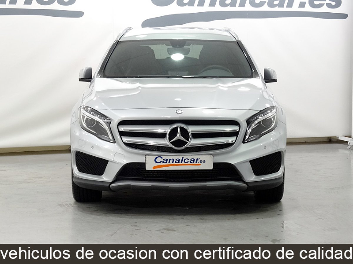 Foto Mercedes-Benz GLA 200 2