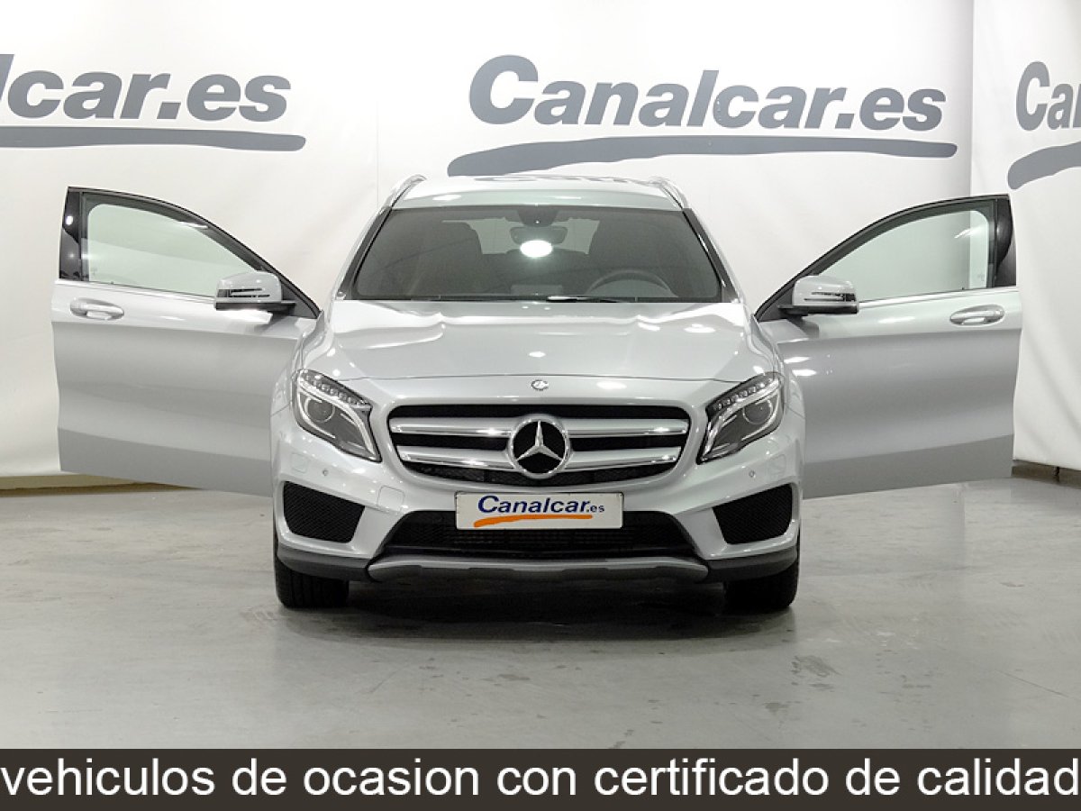 Foto Mercedes-Benz GLA 200 3