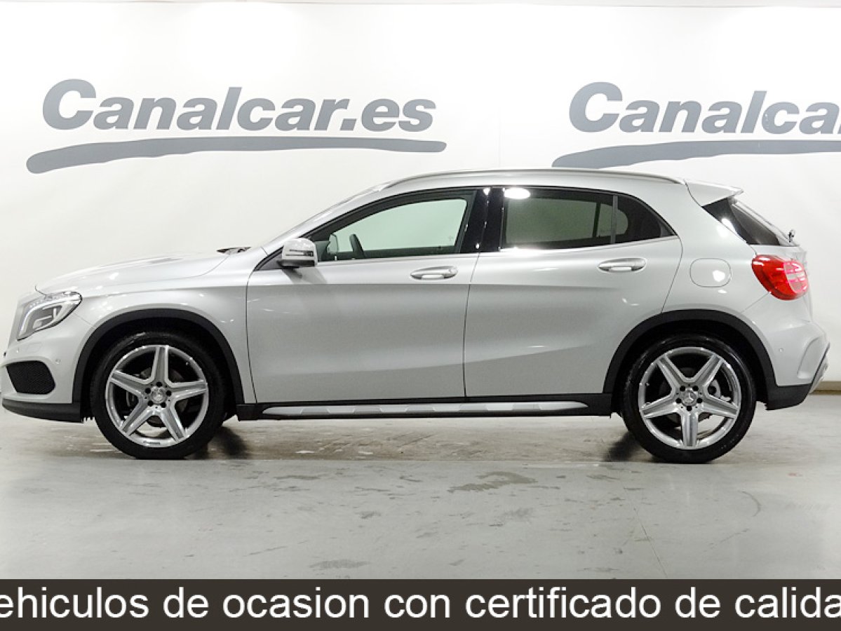 Foto Mercedes-Benz GLA 200 10