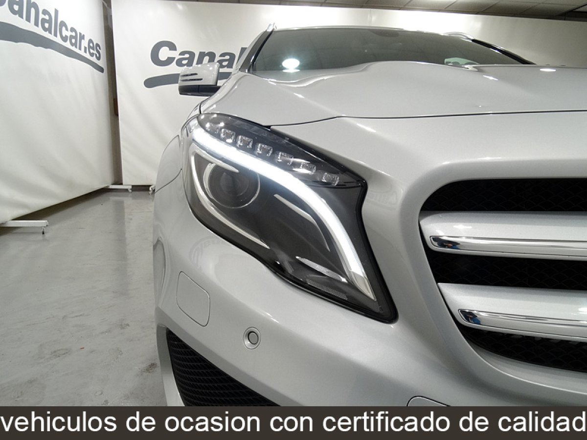 Foto Mercedes-Benz GLA 200 19