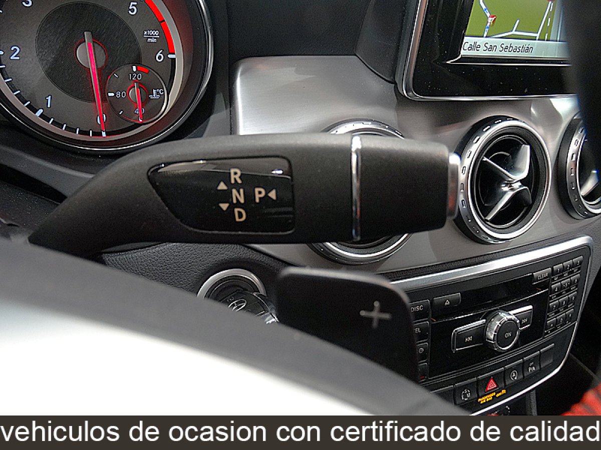 Foto Mercedes-Benz GLA 200 34