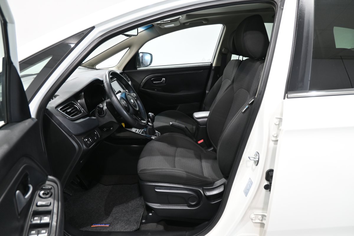 Foto Kia Carens 10