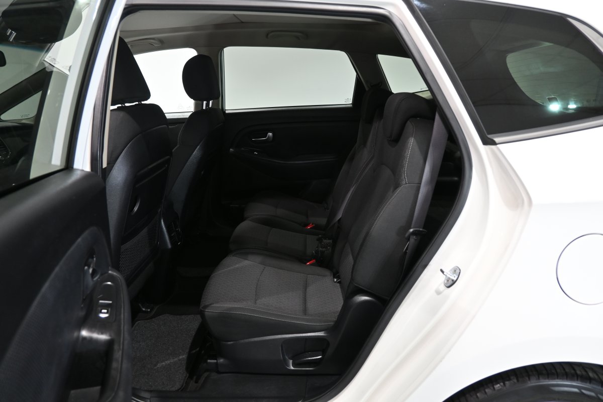 Foto Kia Carens 11