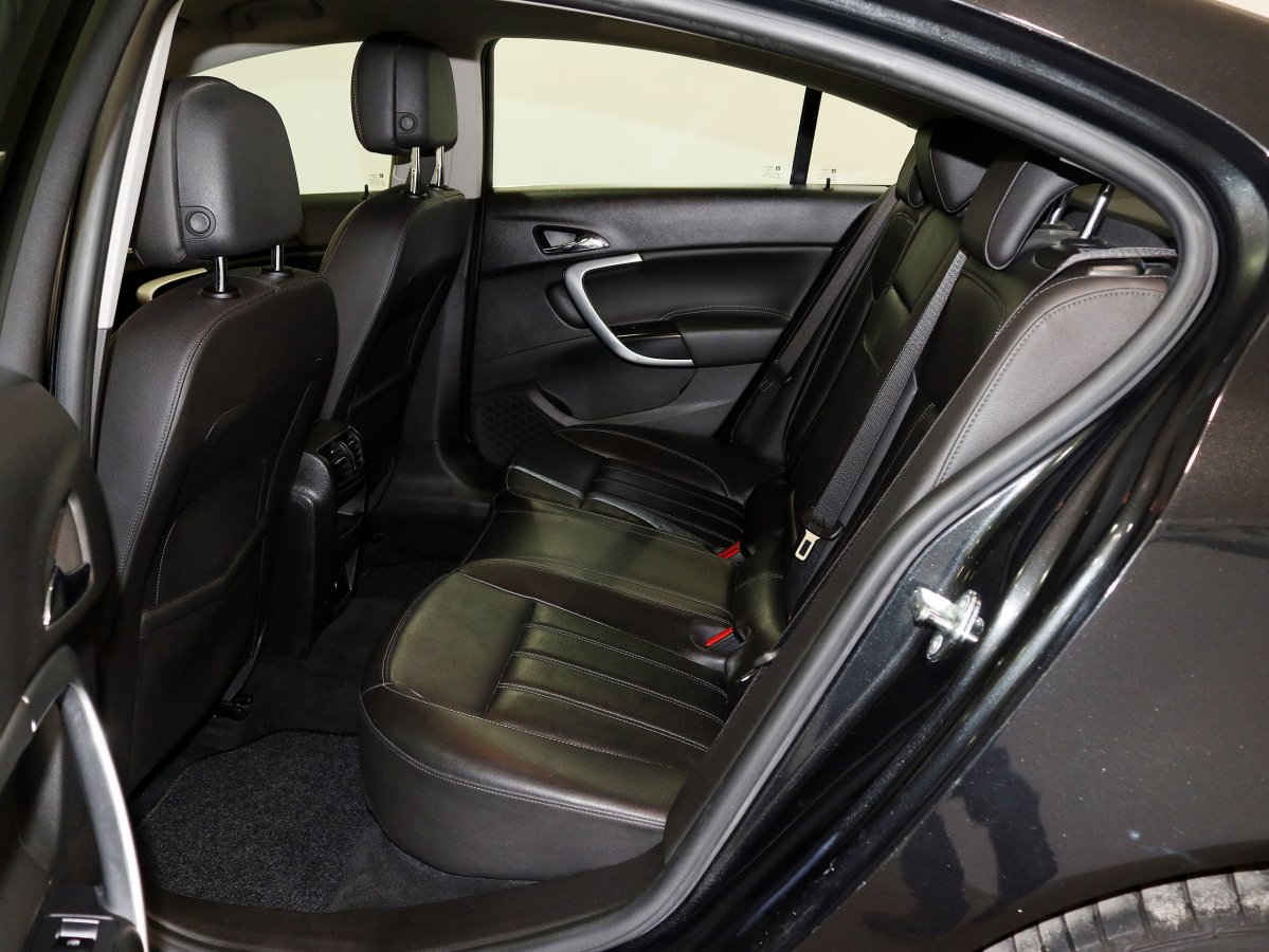 Foto Opel Insignia 13