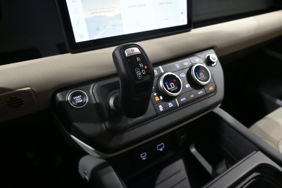 Foto Land Rover Defender 22