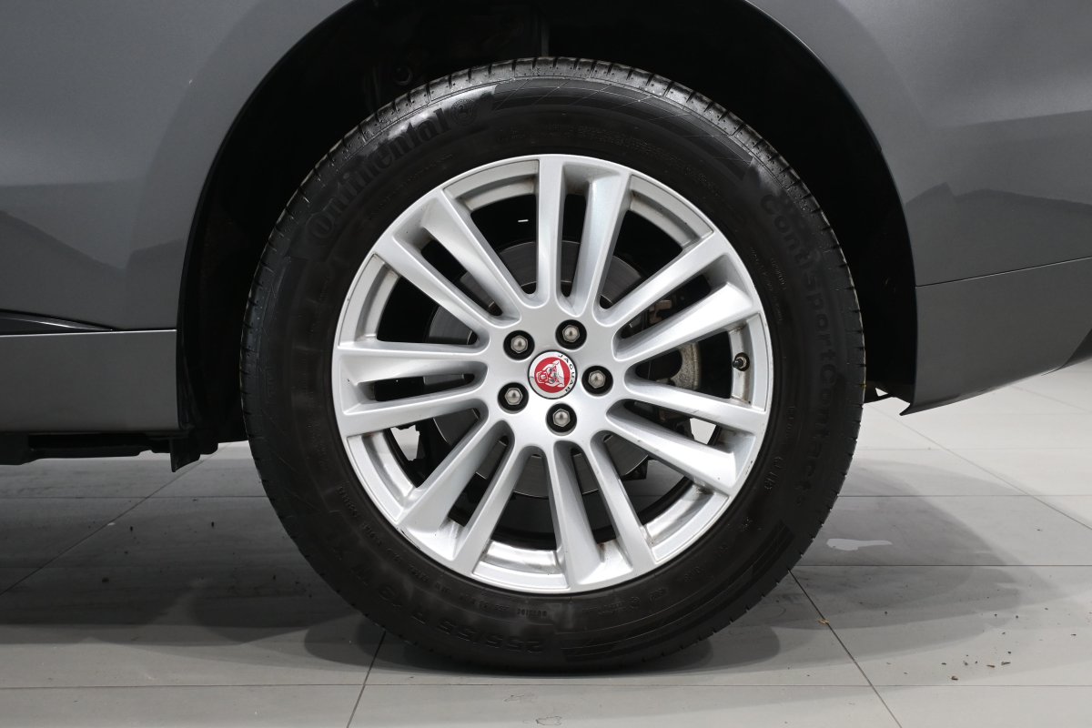 Foto Jaguar F-PACE 32