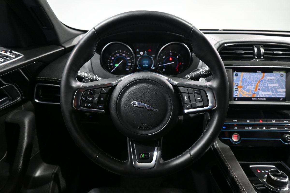 Foto Jaguar F-PACE 18