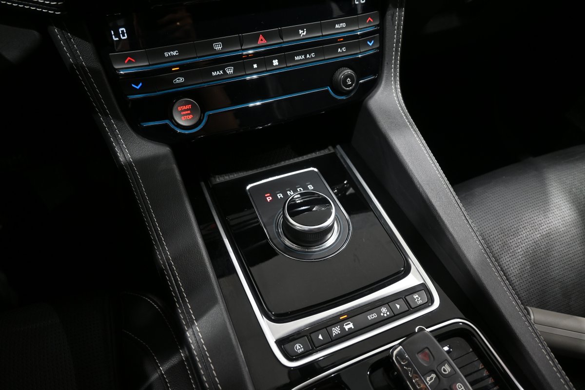 Foto Jaguar F-PACE 19