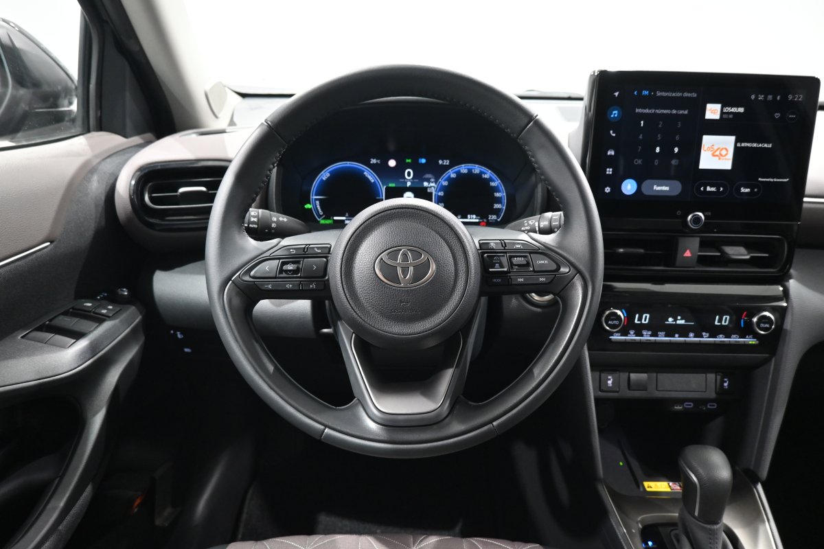 Foto Toyota YARIS CROSS  18