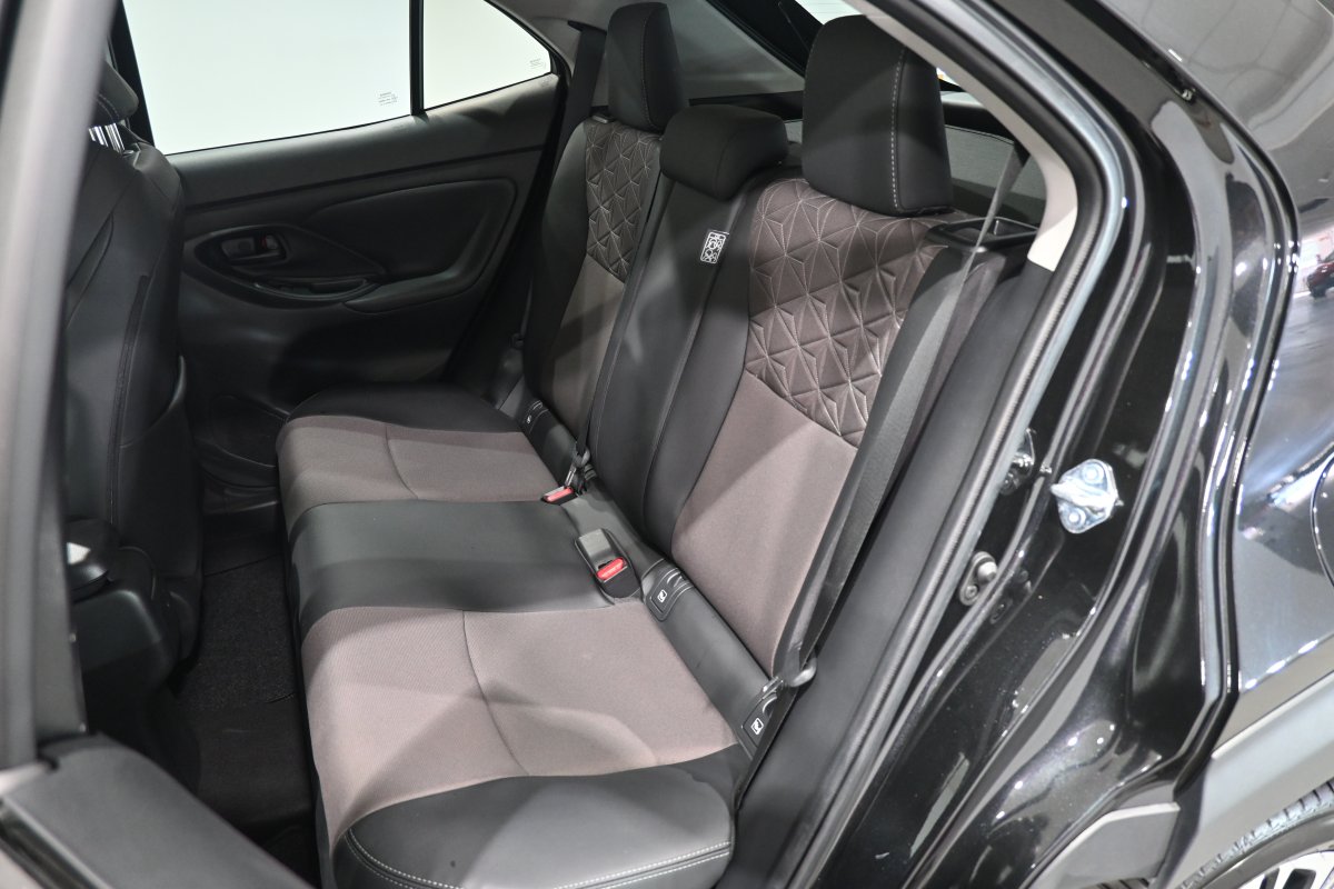 Foto Toyota YARIS CROSS  11