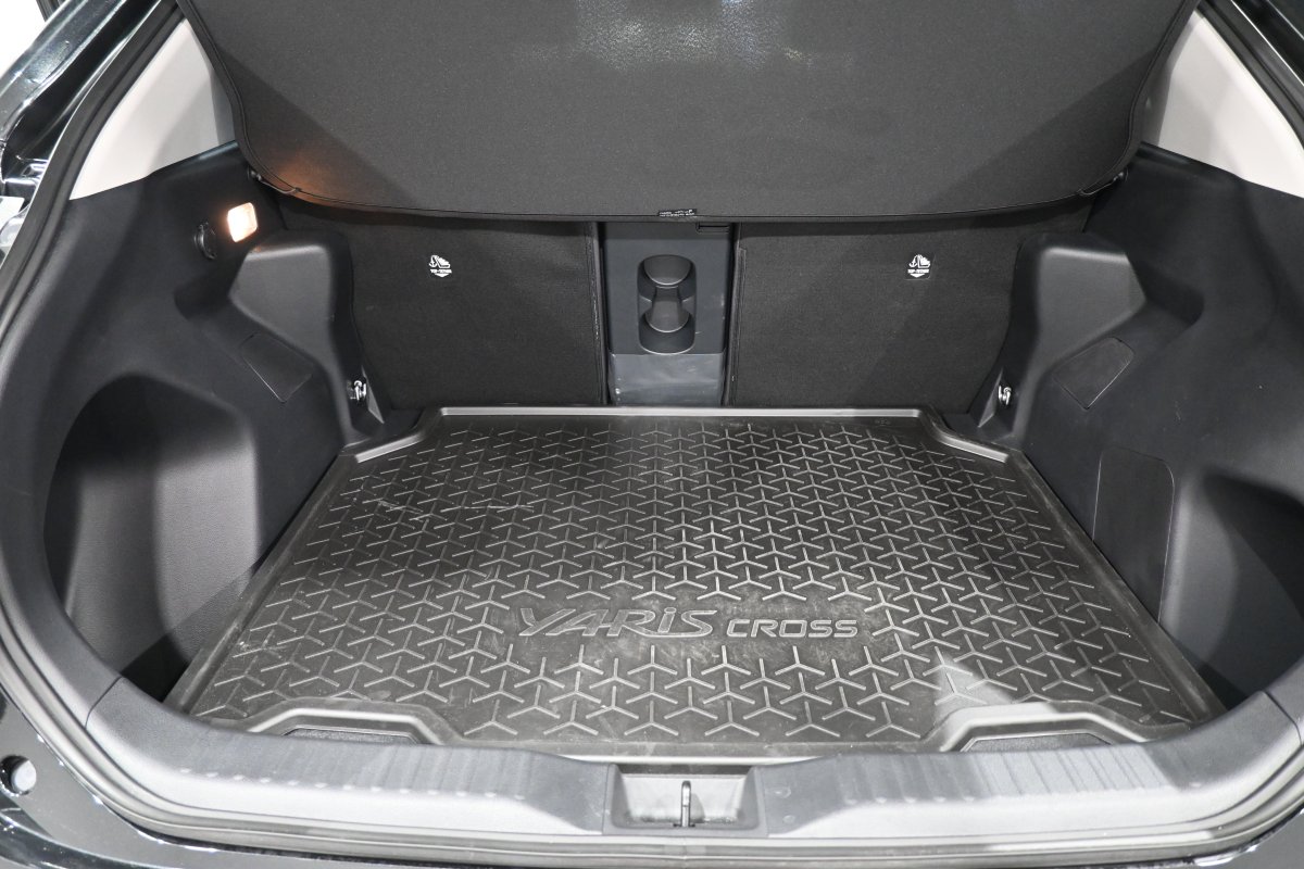 Foto Toyota YARIS CROSS  8