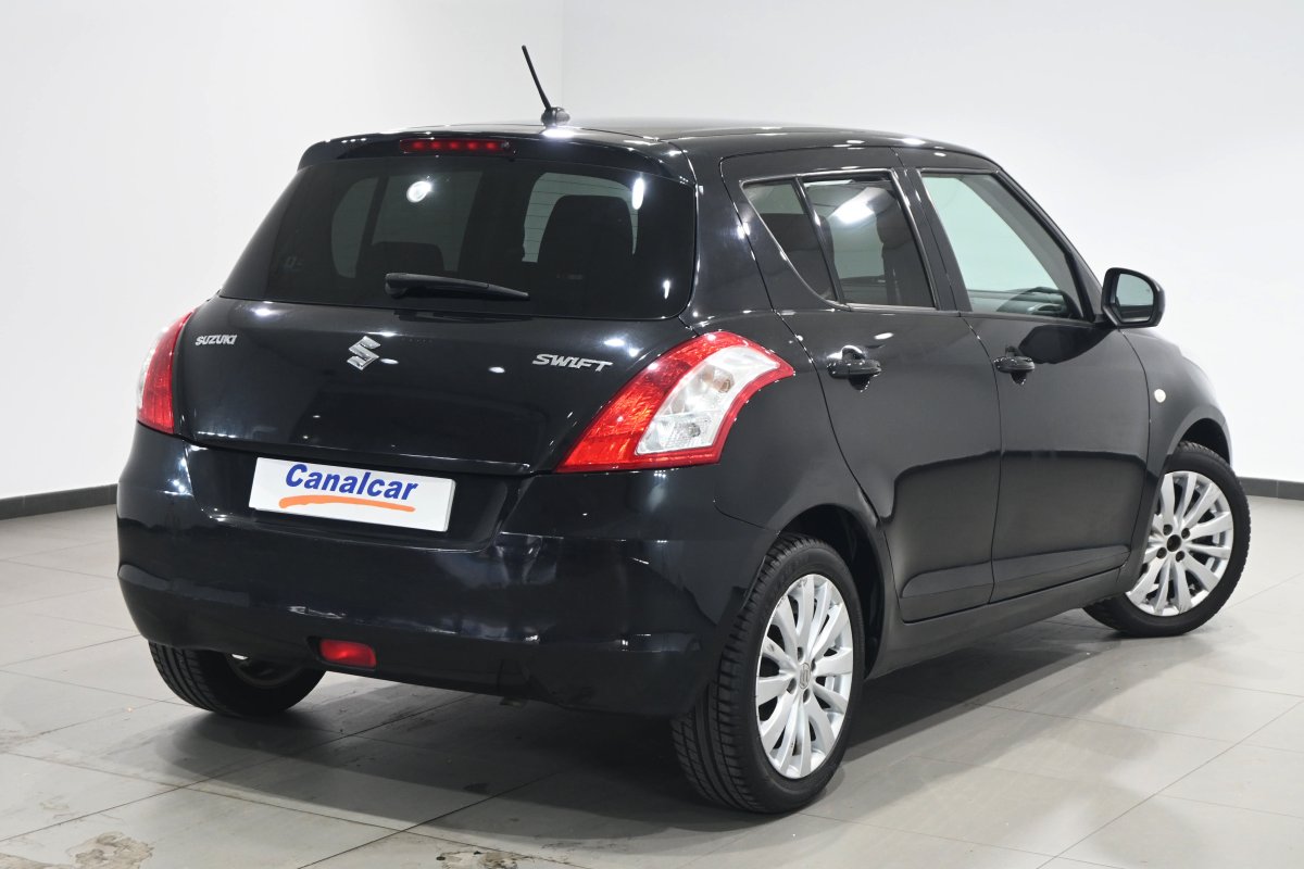 Foto Suzuki Swift 4