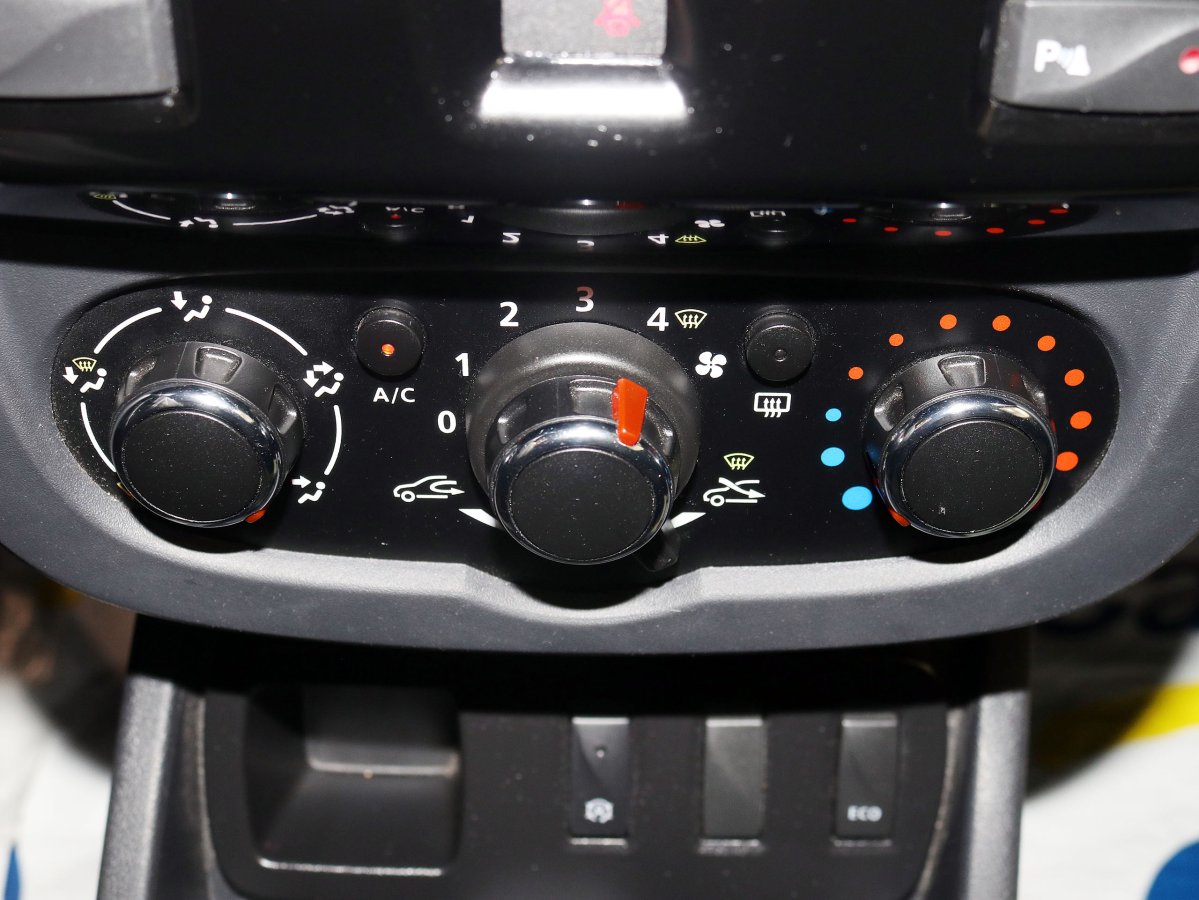 Foto Dacia Duster 14