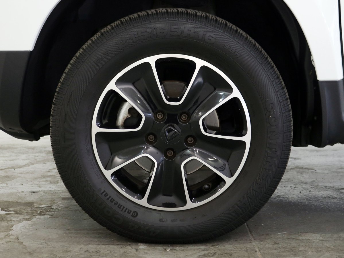 Foto Dacia Duster 23