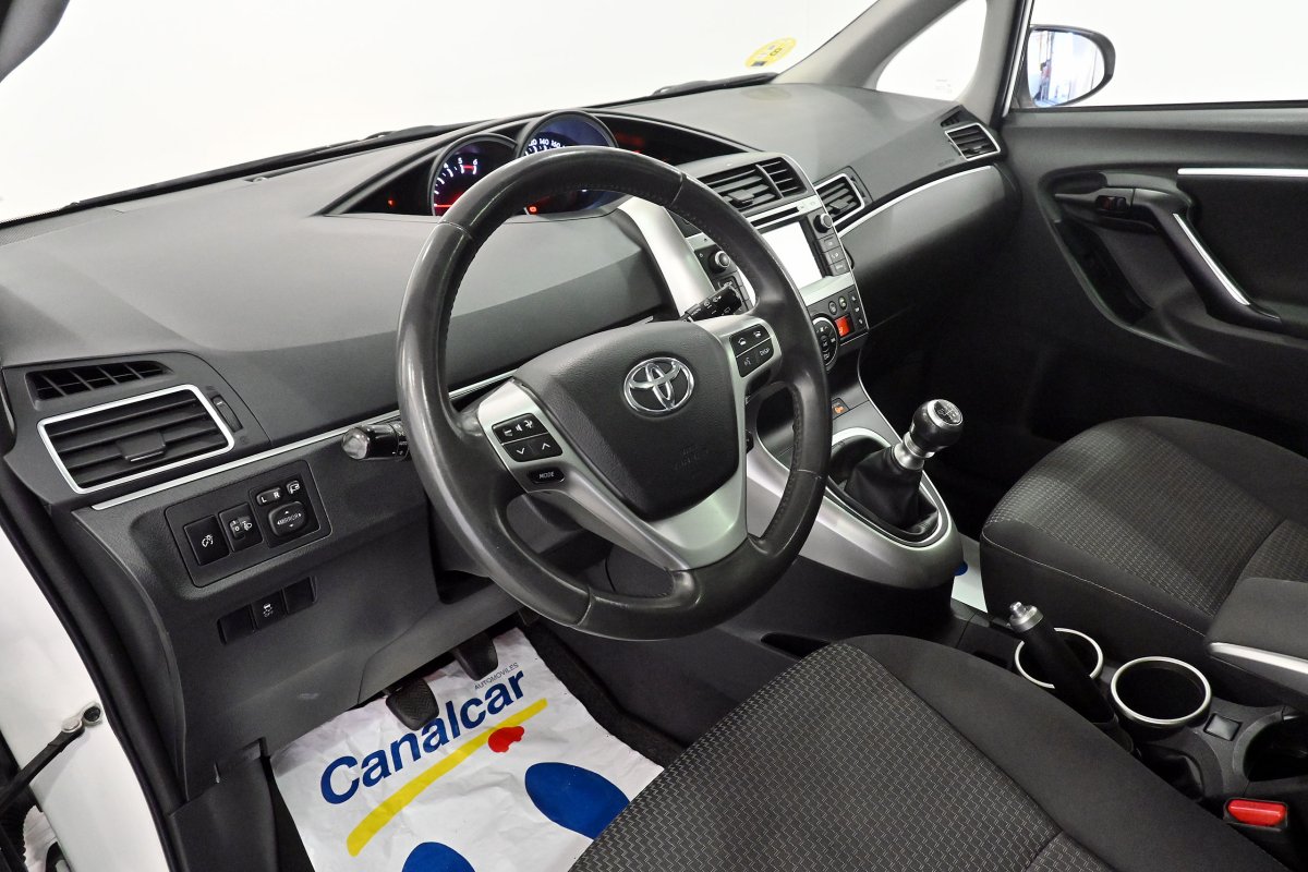 Foto Toyota Verso 14