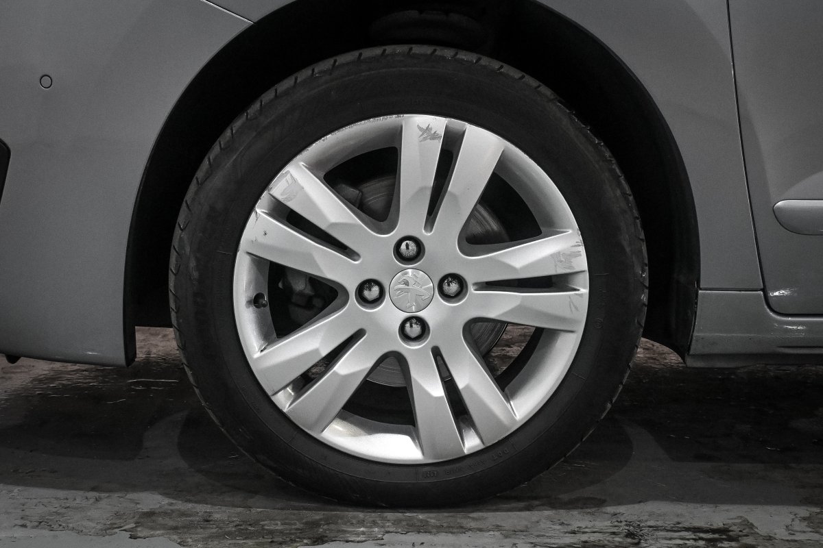 Foto Peugeot 5008 30