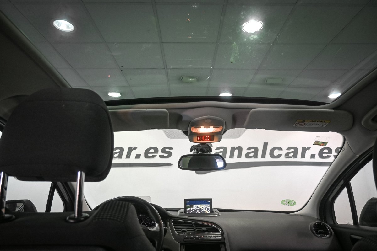 Foto Peugeot 5008 26