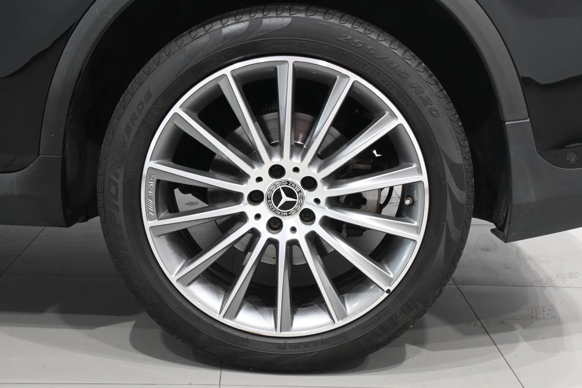 Foto Mercedes-Benz GLC 32