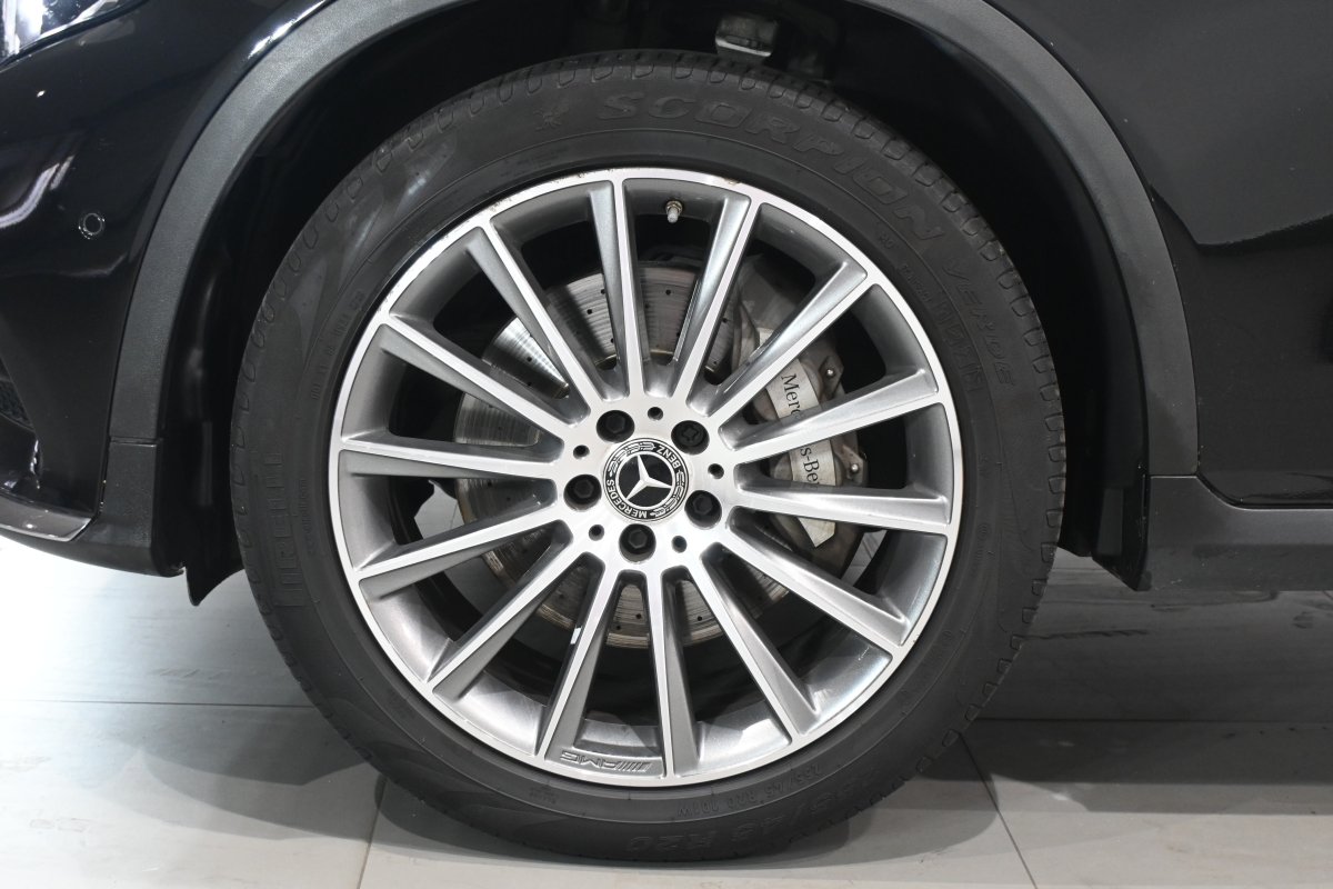 Foto Mercedes-Benz GLC 33