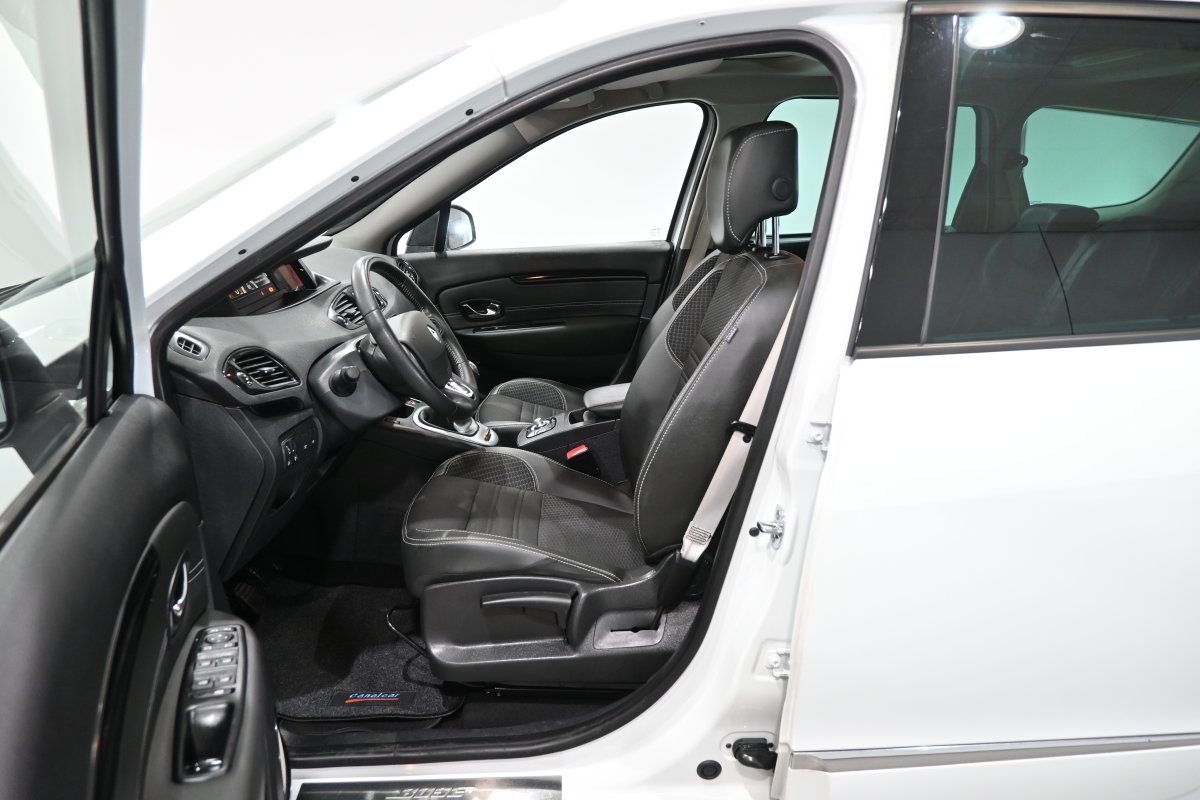 Foto Renault Grand Scenic 11