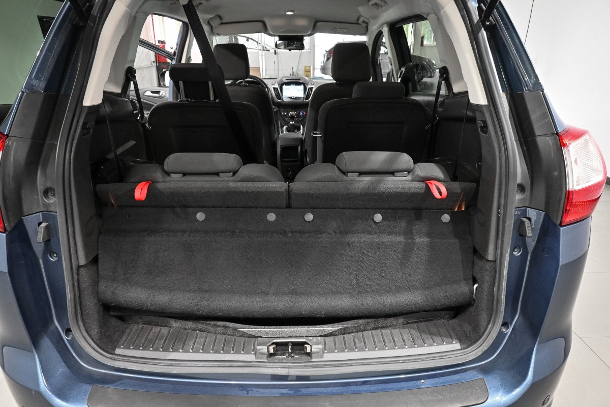 Foto Ford Grand 8