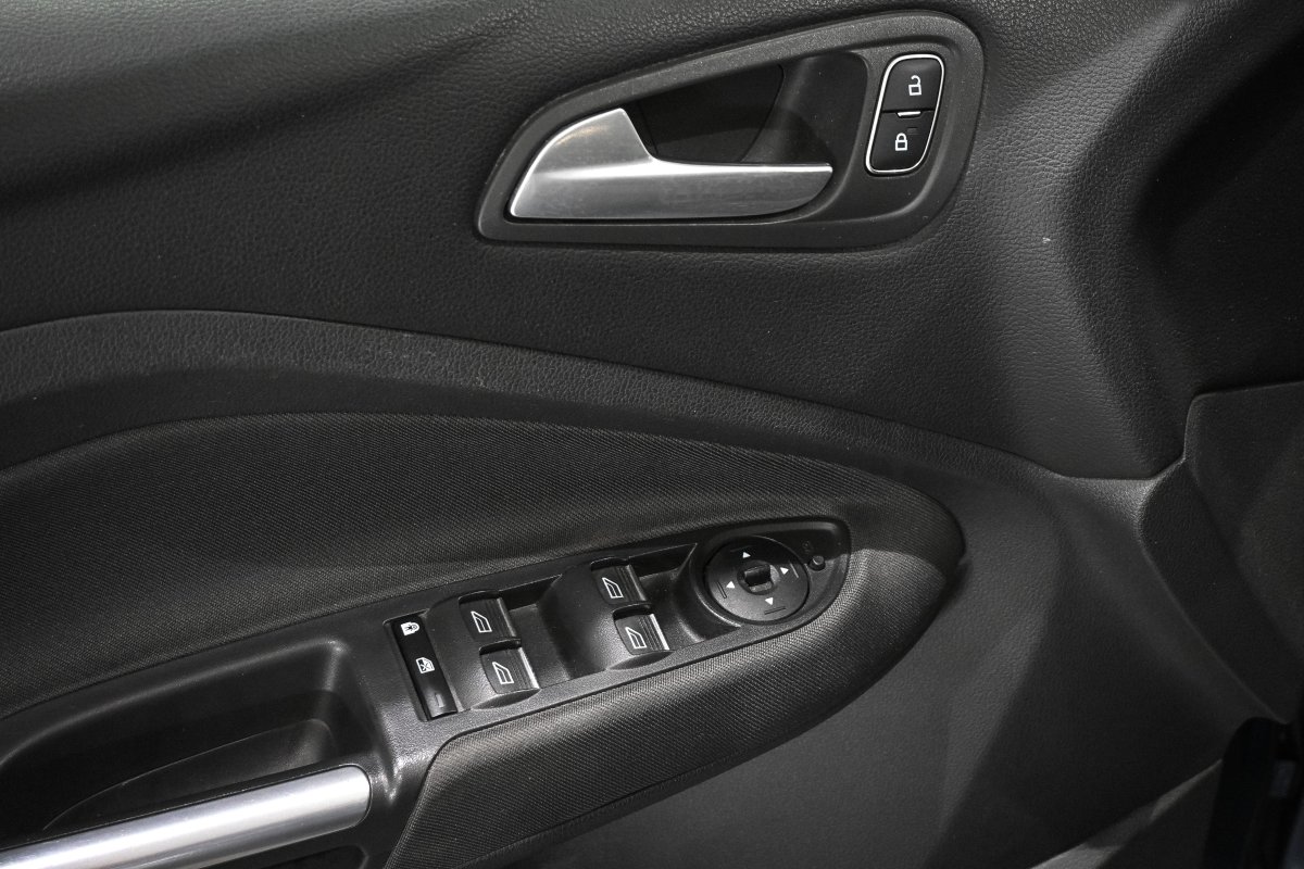Foto Ford Grand 29